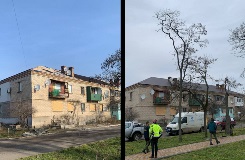 A house in Ochakiv before and after roof reconstruction.