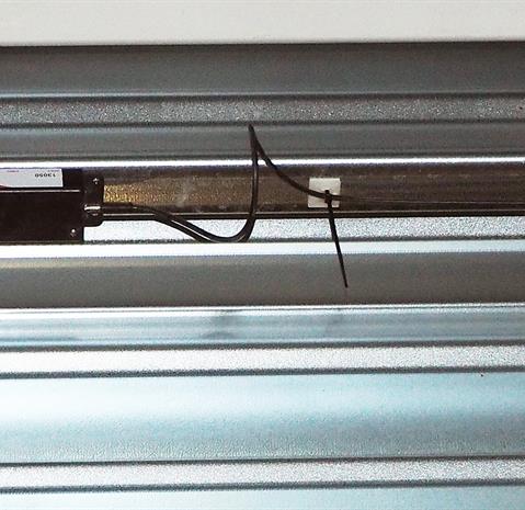 Katon alapuolelle on kiinnitetty yhtensä neljä lumikuormaa mittaavaa sensori-lähetinyksikköä. Sensorit sijaitsevat rakennuksen korkeimman osan vieressä kohdissa, joissa lumi voi kinostua.