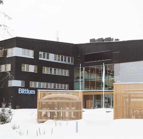 Bittiumin uudessa toimistorakennuksessa on toimitilaa yli 8300 neliötä. Rakennus valmistui kuukauden etuajassa ja pysyin täydellisesti budjetissaan. 