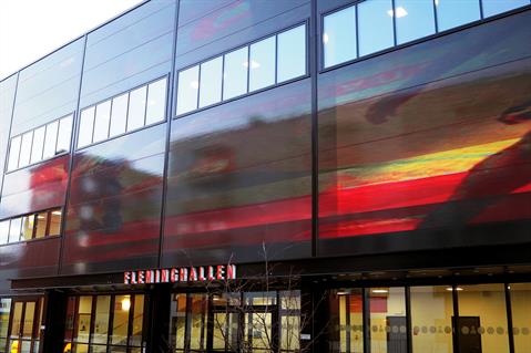 Fleminghallenin alakerrassa toimii ICA-market ja yläkerrassa urheiluhalli. 
