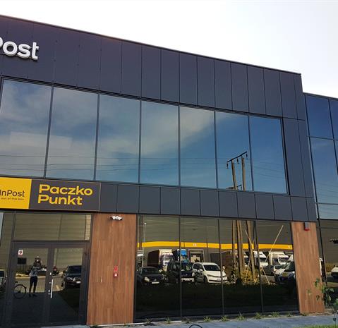InPost-front-wall