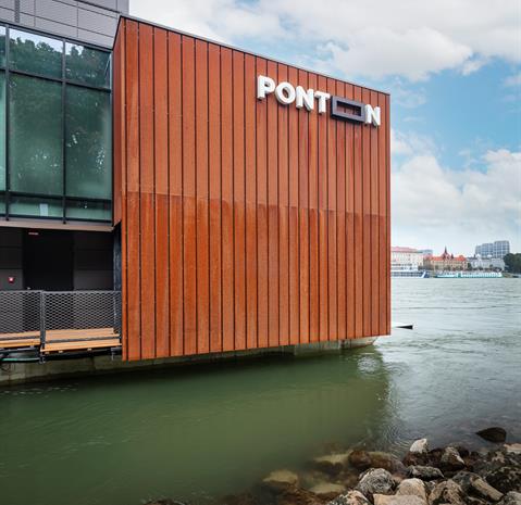 Pontoon 