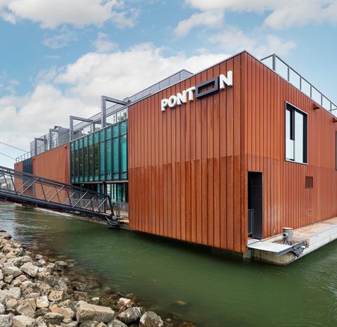 Pontoon 