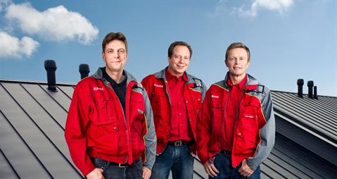 RC_Roofing_Roof_Masters_on_roof_2014
