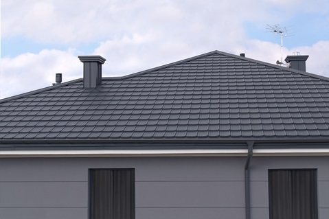Blachodachówka modułowa Ruukki Frigge na dachu korpertowym