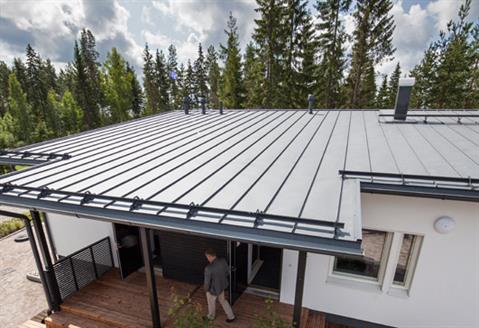 Classic-standing-seam-roof-01