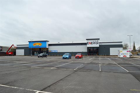 Queens Retail Park Iceland